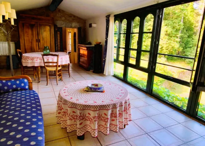 Grand Manoir Avec Piscine La Tour-sur-Orb